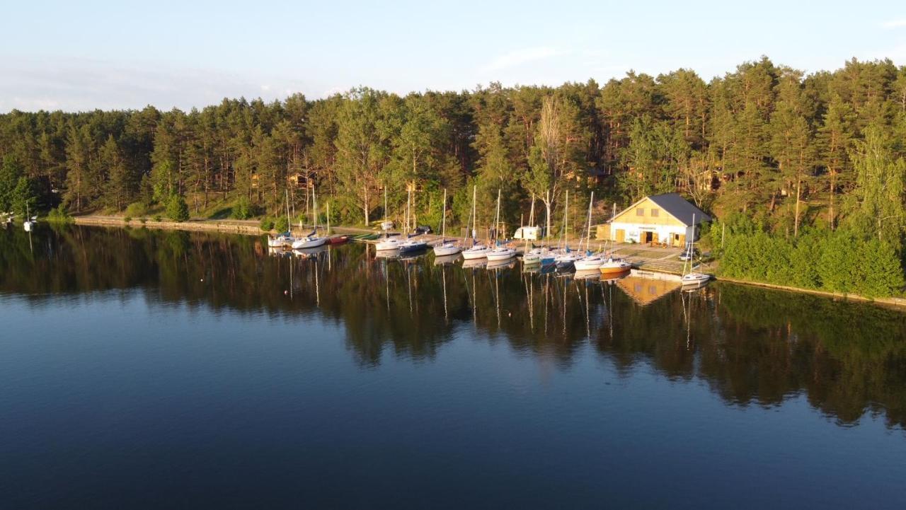 Schadzka W Dwunastce Z Widokiem Na Jezioro Borsk Exterior photo